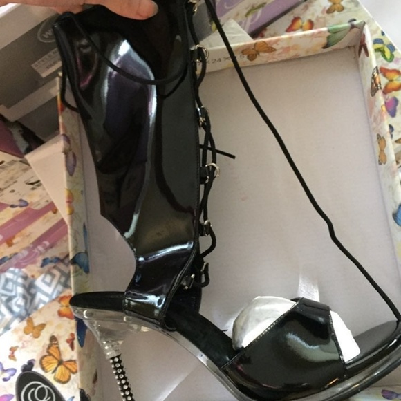 pleaser peep toe